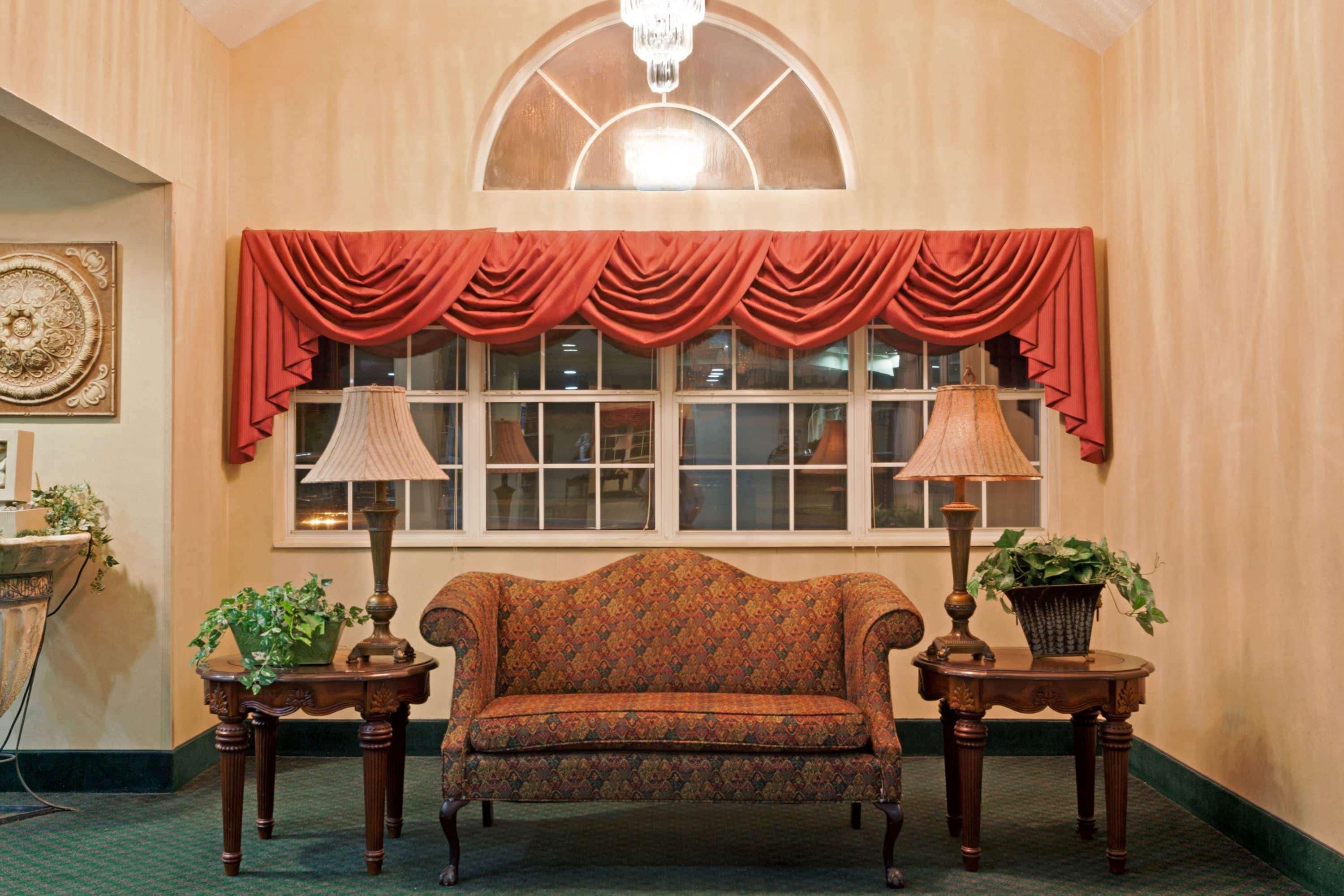 Microtel Inn & Suites By Wyndham Brandon Bagian luar foto